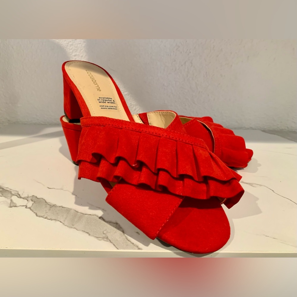 New Liz Claiborne red suede fridge pump